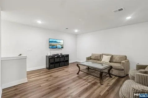 28 Dahlia Drive Warren NJ 07059