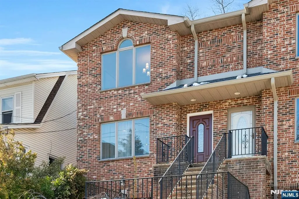 573 Kearney Avenue Cliffside Park NJ 07010