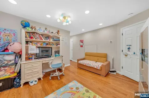 573 Kearney Avenue Cliffside Park NJ 07010