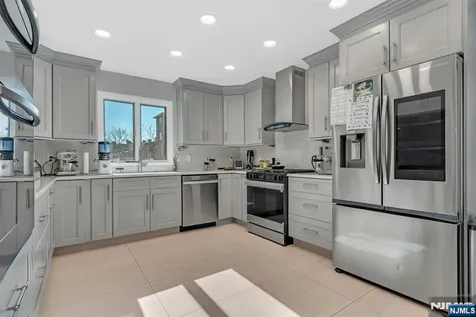 573 Kearney Avenue Cliffside Park NJ 07010