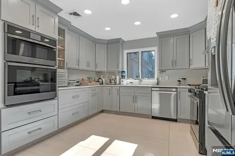 573 Kearney Avenue Cliffside Park NJ 07010