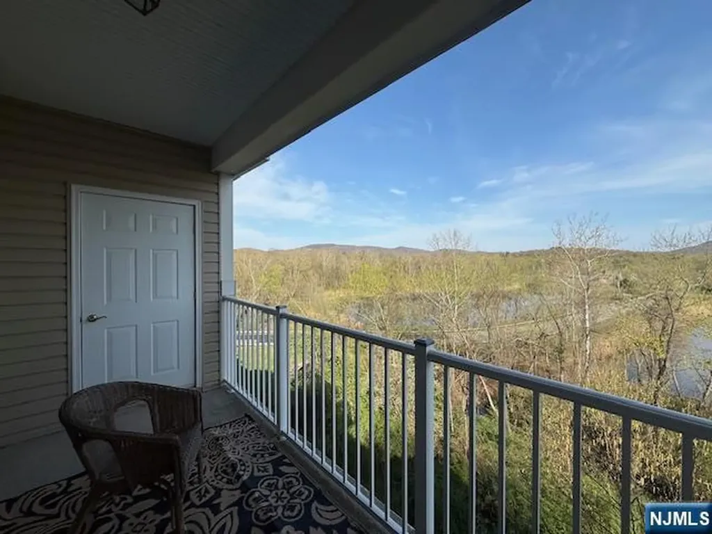 9411 Warrens Way Wanaque NJ 07465