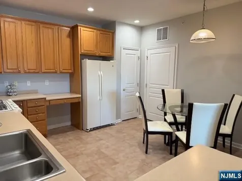 9411 Warrens Way Wanaque NJ 07465