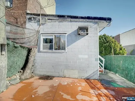 6011 Van Buren Place West New York NJ 07093