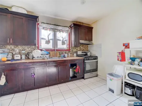 6011 Van Buren Place West New York NJ 07093