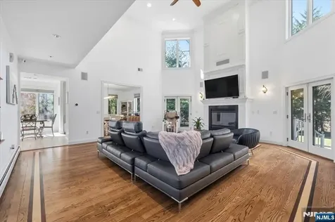 20 Bearbrook Drive Woodcliff Lake NJ 07677