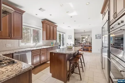 20 Bearbrook Drive Woodcliff Lake NJ 07677