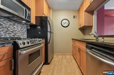 555 North Avenue Fort Lee NJ 07024