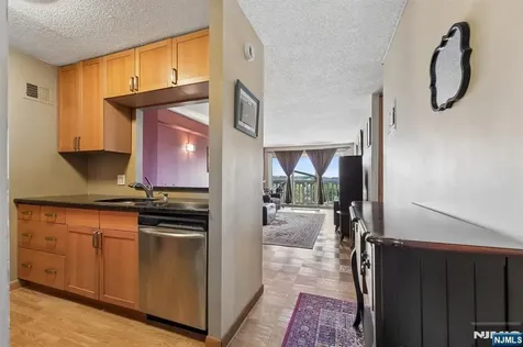 555 North Avenue Fort Lee NJ 07024