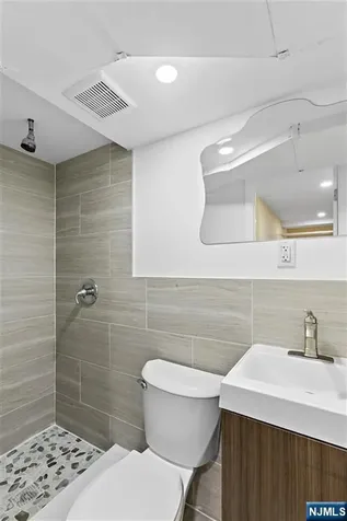 29 Parkview Terrace Bayonne NJ 07002