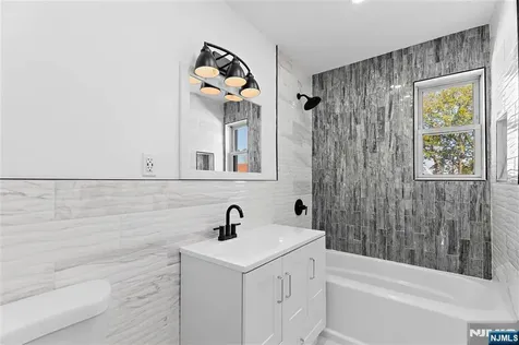 29 Parkview Terrace Bayonne NJ 07002
