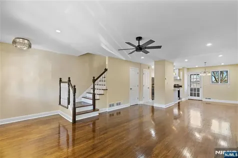 29 Parkview Terrace Bayonne NJ 07002