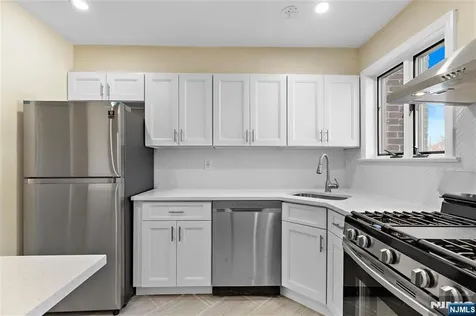 29 Parkview Terrace Bayonne NJ 07002