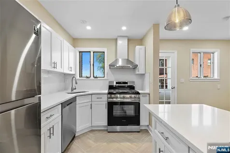 29 Parkview Terrace Bayonne NJ 07002