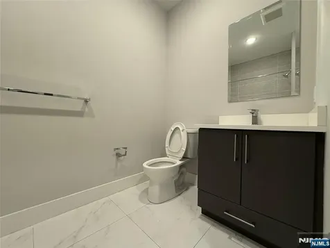 1685 Bergen Boulevard Fort Lee NJ 07024