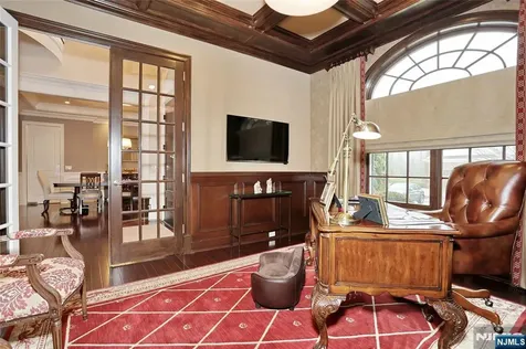 165 Cortland Drive Saddle River NJ 07458