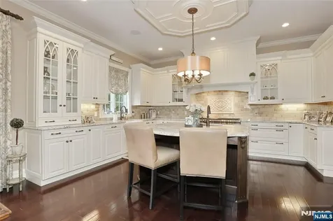 165 Cortland Drive Saddle River NJ 07458