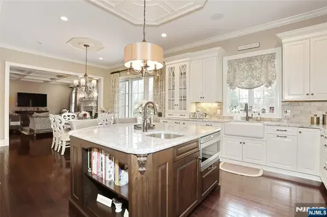 165 Cortland Drive Saddle River NJ 07458