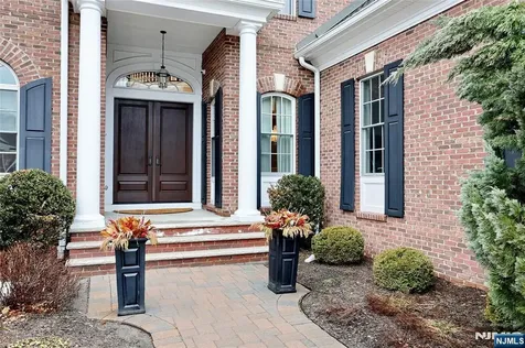 165 Cortland Drive Saddle River NJ 07458