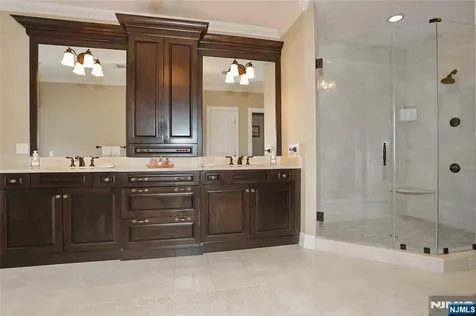 165 Cortland Drive Saddle River NJ 07458