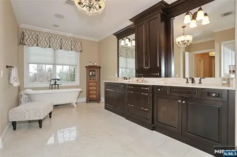 165 Cortland Drive Saddle River NJ 07458