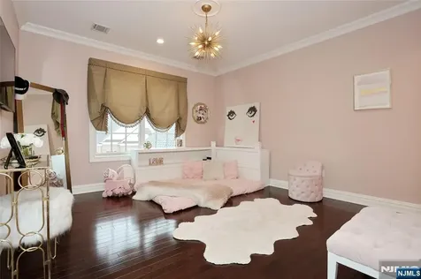 165 Cortland Drive Saddle River NJ 07458