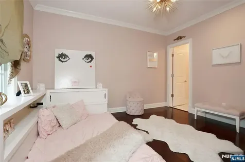 165 Cortland Drive Saddle River NJ 07458