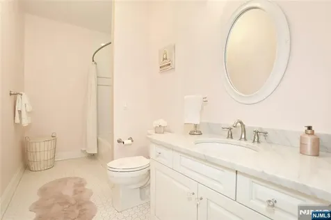 165 Cortland Drive Saddle River NJ 07458