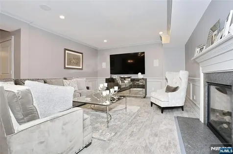 165 Cortland Drive Saddle River NJ 07458