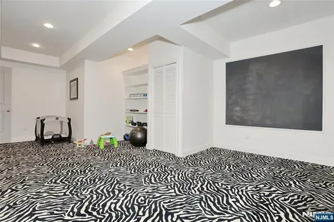 165 Cortland Drive Saddle River NJ 07458