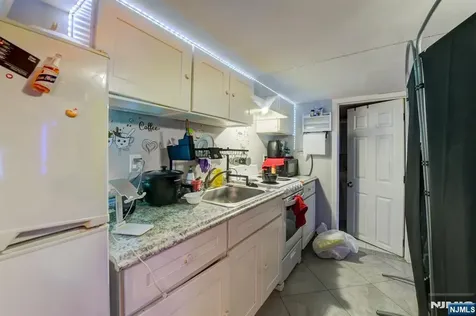 23 Hawkins Street Newark NJ 07105