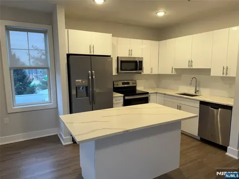 1685 Bergen Boulevard Fort Lee NJ 07024