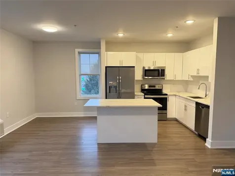 1685 Bergen Boulevard Fort Lee NJ 07024