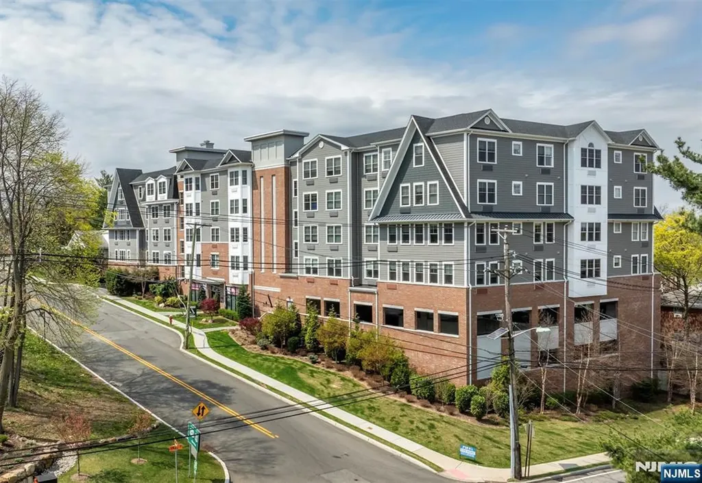 1685 Bergen Boulevard Fort Lee NJ 07024