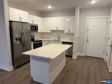 1685 Bergen Boulevard Fort Lee NJ 07024