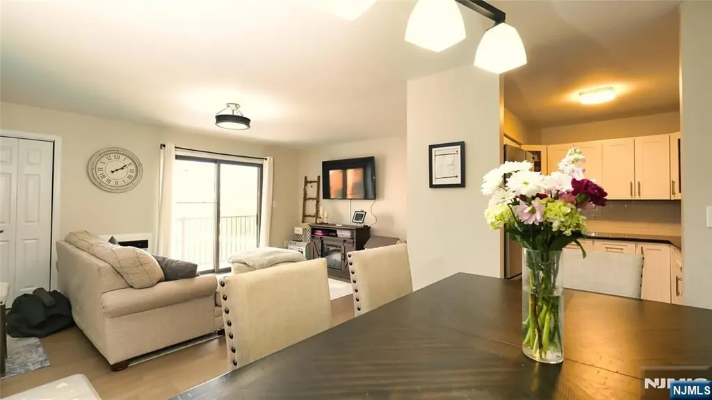 651 Riverside Avenue Lyndhurst NJ 07071