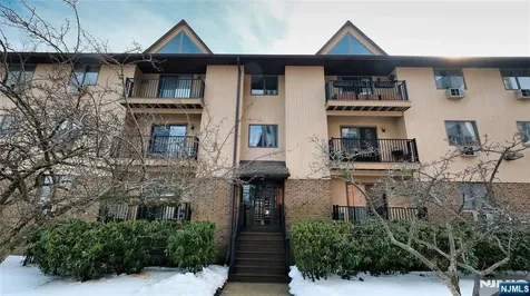 651 Riverside Avenue Lyndhurst NJ 07071