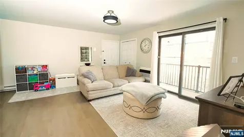 651 Riverside Avenue Lyndhurst NJ 07071