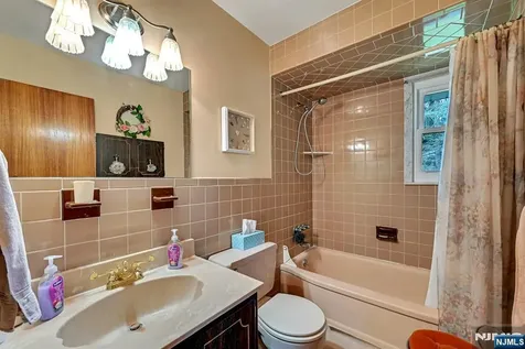 15 Clark Street Cresskill NJ 07626
