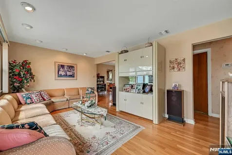 15 Clark Street Cresskill NJ 07626