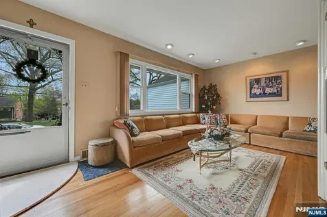 15 Clark Street Cresskill NJ 07626