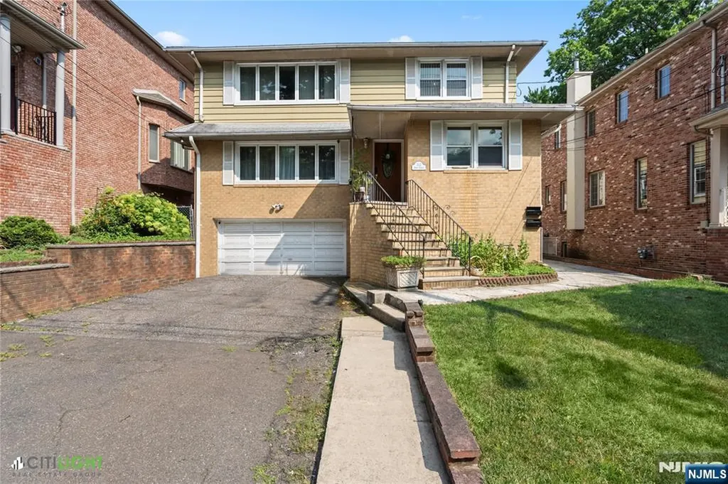 312 6th Street Palisades Park NJ 07650