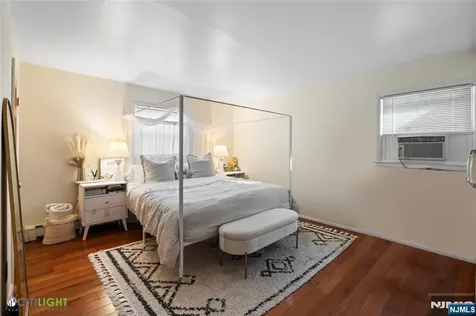312 6th Street Palisades Park NJ 07650