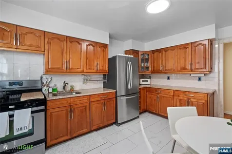 312 6th Street Palisades Park NJ 07650