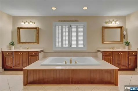 501 Clinton Avenue Wyckoff NJ 07481