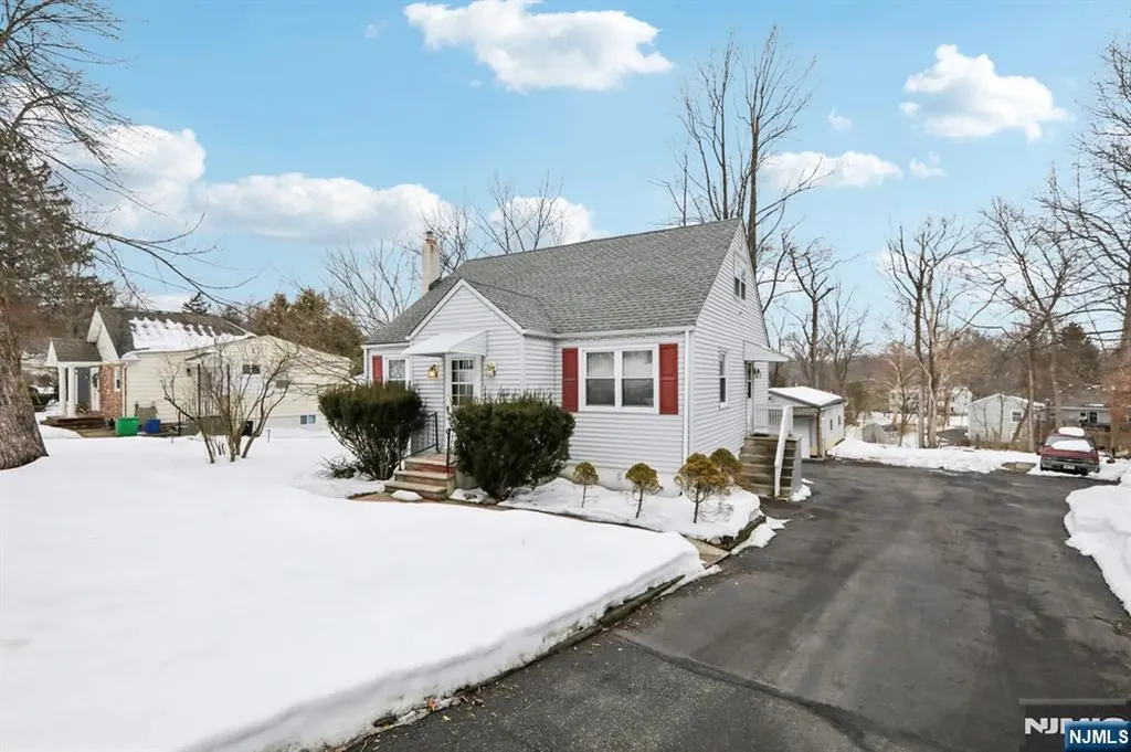 86 Kakeout Road Butler Borough NJ 07405