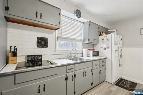 86 Kakeout Road Butler Borough NJ 07405
