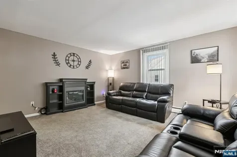 86 Kakeout Road Butler Borough NJ 07405