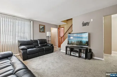 86 Kakeout Road Butler Borough NJ 07405
