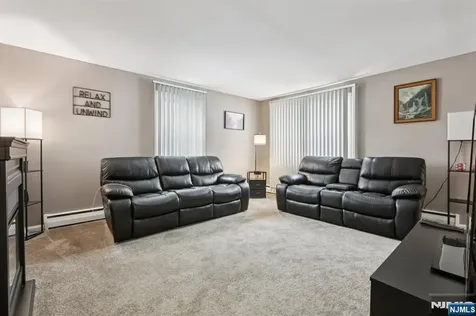 86 Kakeout Road Butler Borough NJ 07405